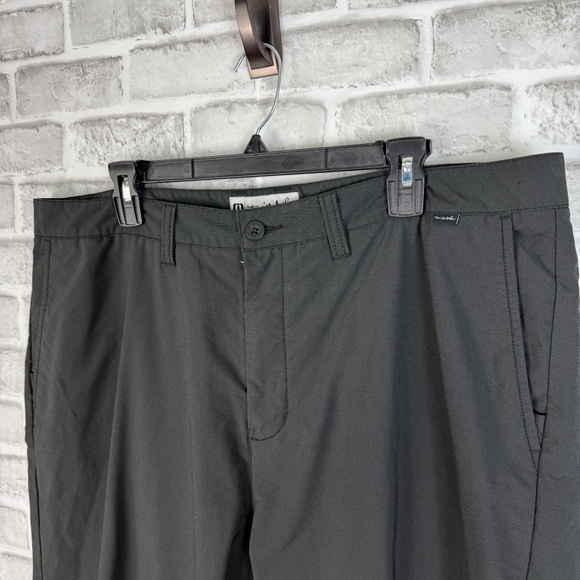 Travis Mathew Nylon Stretch Solid Black Casual Golf Pants Mens 40 x 32 - Picture 2 of 9